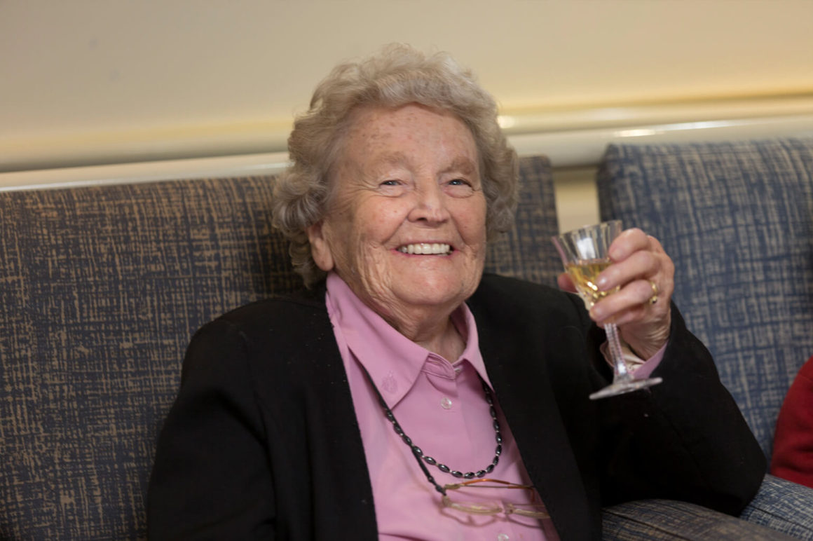 https://www.regis.com.au/site/wp-content/uploads/2018/01/regis-home-care-5-1160x772.jpg