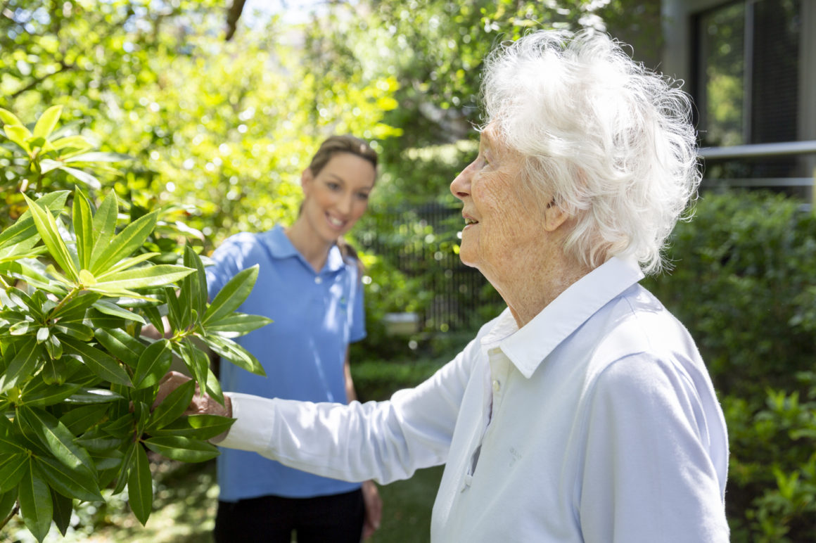 https://www.regis.com.au/site/wp-content/uploads/2021/01/191118-Home-Care-65-1160x772.jpg
